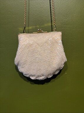 Vintage White Beaded Shell Evening Bag with Gold Chain